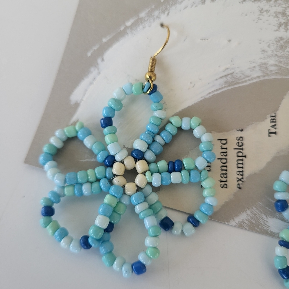 Handcrafted Large Blue Daisy Seed Bead Earrings 🌼 - Picture 3 of 4